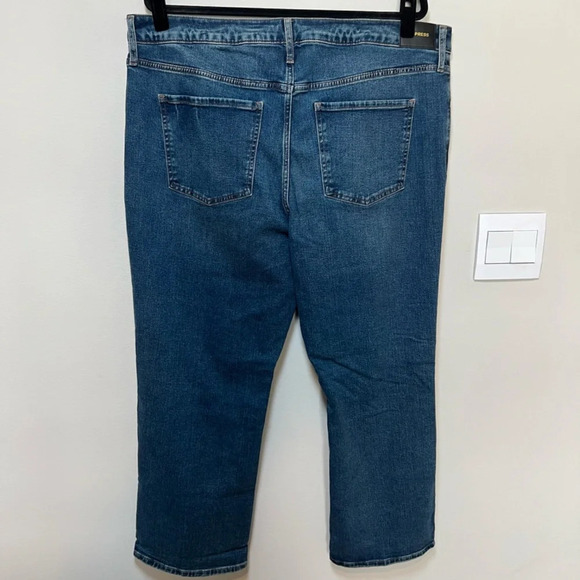 Express Women's 90s Ankle Boot Cut Jeans Blue Distressed Denim Mid Rise  16L NWT - Picture 9 of 13